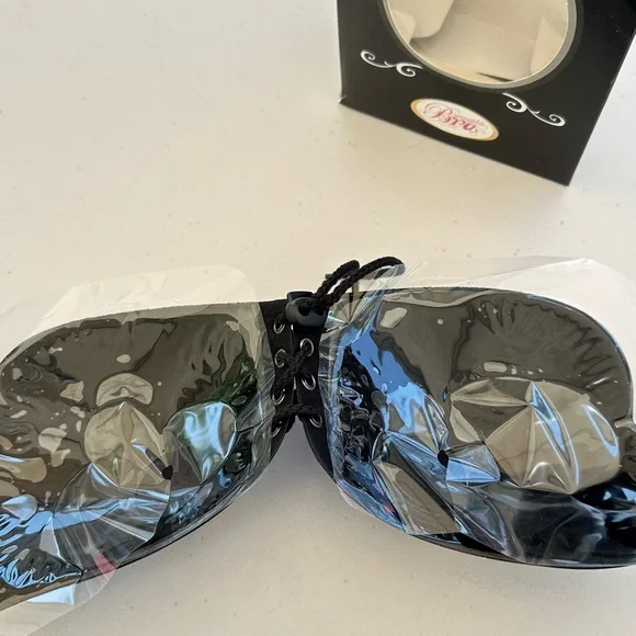 Women's Invisible Push-Up Bra - Picture 7 of 8